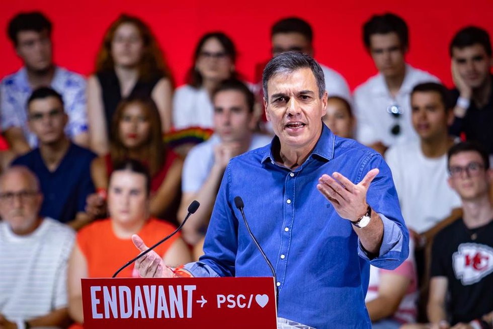 El presidente del Gobierno de España y secretario general del PSOE, Pedro Sánchez, interviene en un mitin electoral, en el Palacio de Congresos, a 16 de julio de 2023, en Barcelona, Catalunya (España).