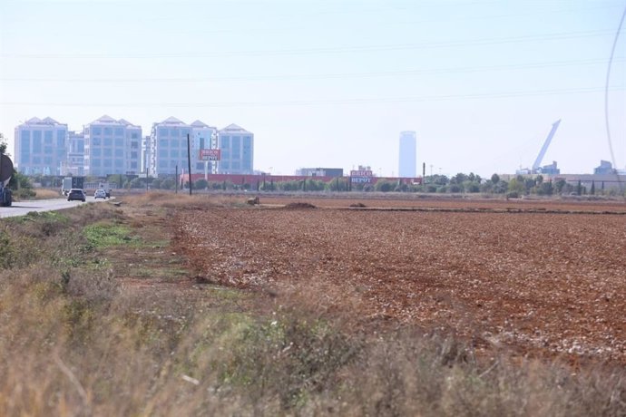 Archivo - Terrenos por lo que discurrirá parte del trazado del ramal técnico de la línea 3 del Metro.