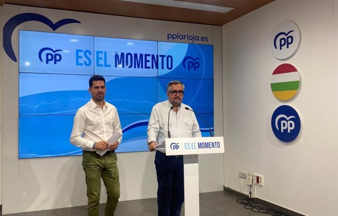 Los candidatos al Senado por el Partido Popular de La Rioja, Luis Martínez Portillo y Carlos Yécora.