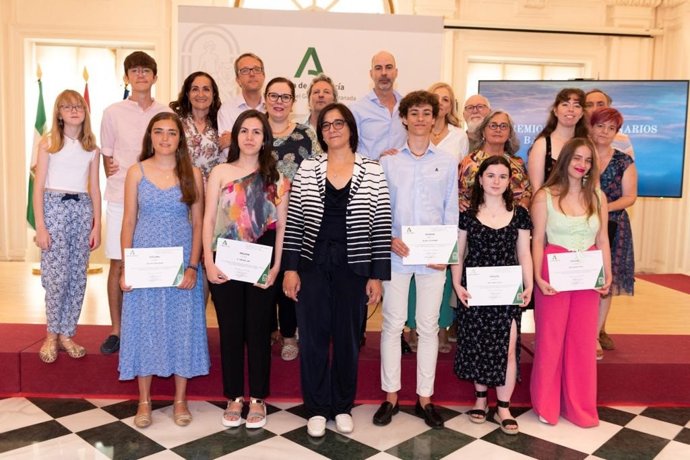 La Junta reconoce a los siete alumnos granadinos galardonados con los Premios Extraordinarios de Bachillerato.