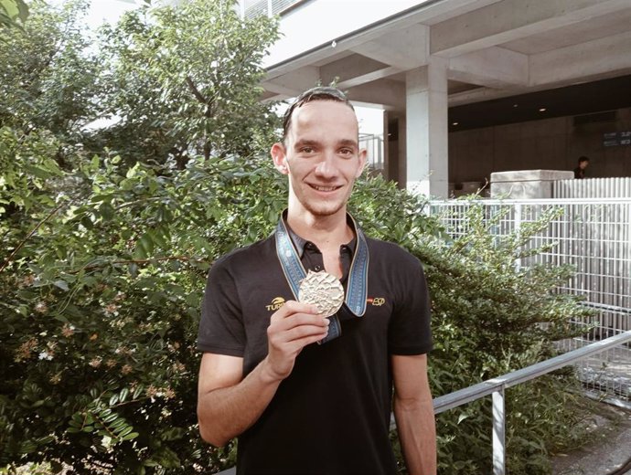 El nadador artístico español Fernando Díaz del Río, primer campeón del mundo de la historia en solo técnico masculino.