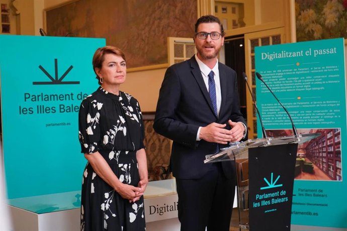 El portavoz parlamentario 'popular', Sebasti Sagreras, en rueda de prensa