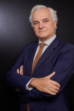 El presidente de la Confederación Empresarial de Madrid-CEOE, posa para Europa Press tras una entrevista, a 30 de junio de 2023, en Madrid (España). La entrevista se ha realizado después de que Miguel Garrido haya sido reelegido presidente de la CEIM pa