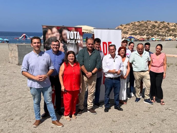 Visita de candidatos del PSOE a la Costa de Granada.