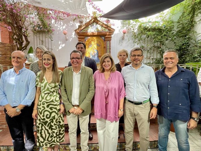 Encuento de la candidatura del PP de Huelva al Congreso y el Senado con representantes de las diferentes empresas, cooperativas y asociaciones del sector primario de la provincia.