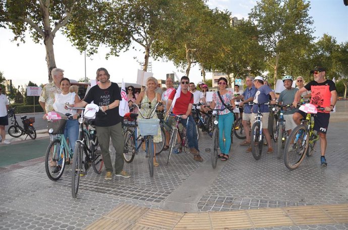 Bicicletada organizada por la candidatura de Sumar en Sevilla.