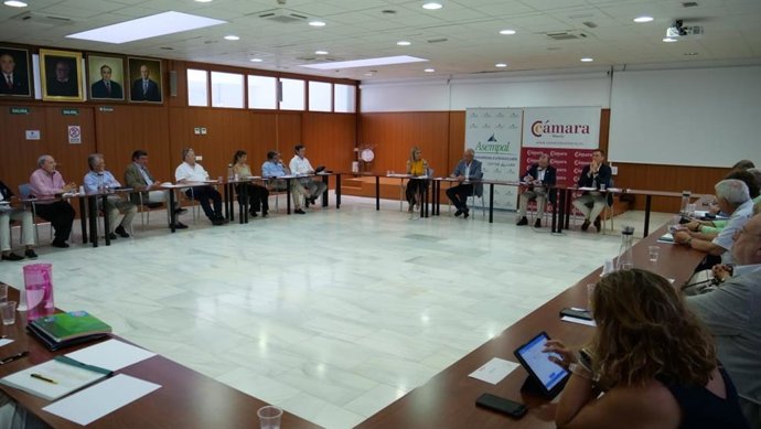 Candidatos del PP en las elecciones del 23J se reúne con empresarios de Almería.