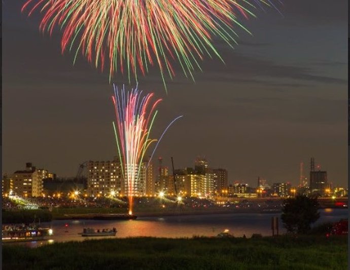 Fuegos artificiales, samba y festival del agua: planes diferentes para verano en Tokio