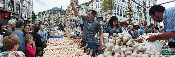 Tradicional feria de ajos del día de Santiago