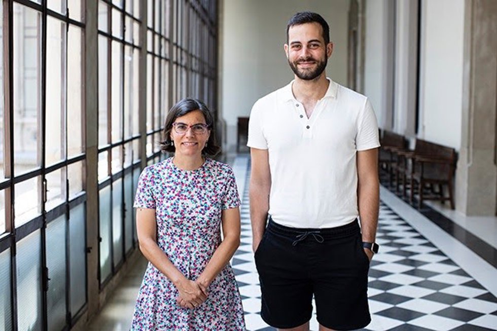 Carles Pericas y Maria Grau, investigadores de la Facultad de Medicina y Ciencias de la Salud de la UB