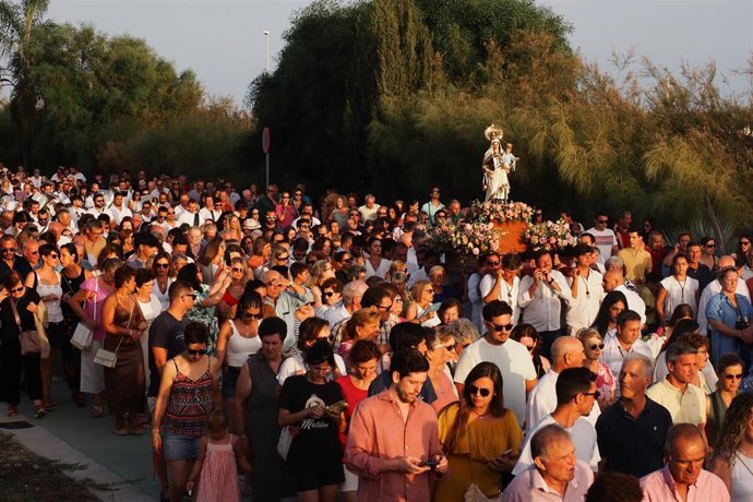 Procesión de la Virgen del Carmen por Mazagón (Huelva).
