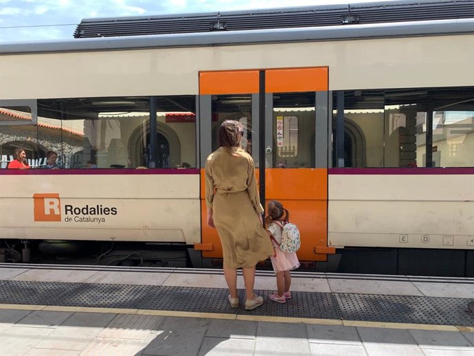 Archivo - Un tren de Rodalies 