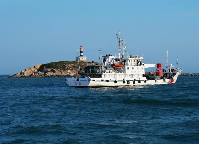 Archivo - Un barco chino en el estrecho de Taiwán