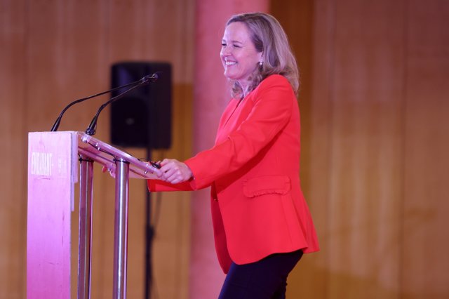 La vicepresidenta primera y ministra de Asuntos Económicos y Transformación Digital, Nadia Calviño, durante el acto central de campaña del PSOE en Baleares para las próximas elecciones generales