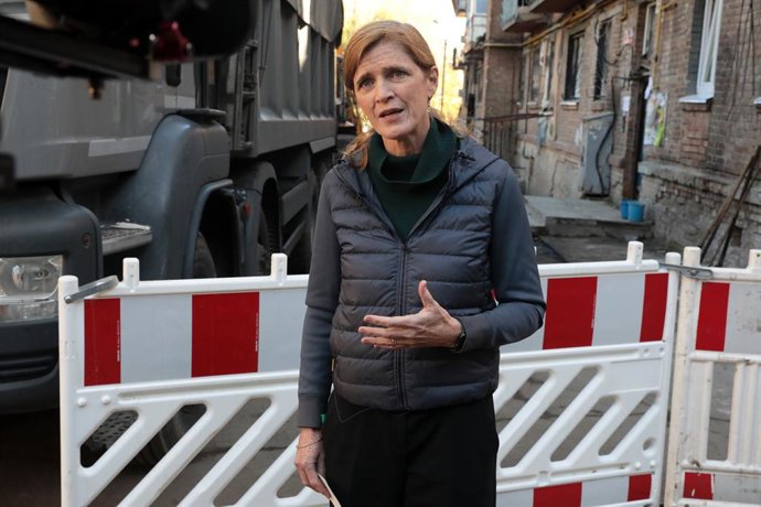 Archivo - October 6, 2022, Kyiv, Ukraine: Administrator of the United States Agency for International Development (USAID) Samantha Power speaks during a press briefing outside the house in Mezhova Street damaged by a russian missile strike, Kyiv, capita