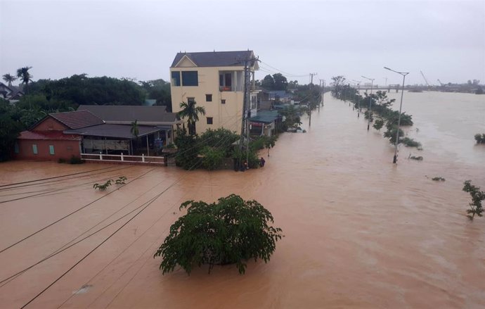 Archivo - Imagen de archivo de inundaciones por fuertes lluvias en Vietnam