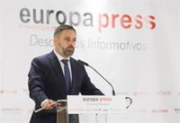 Abascal dice que quiere "confrontar con el Gobierno de la ruina" en el debate y critica la ausencia de Feijóo