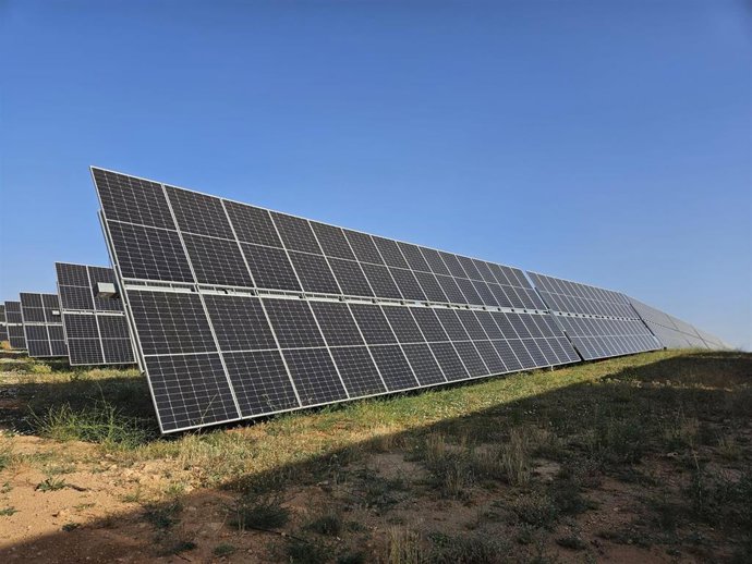 Eranovum compra tres plantas solares a Gransolar en Madrid y Castilla-La Mancha que suman 14,7 MW