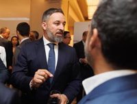 Abascal acusa al Gobierno de estar "volando centrales térmicas" y "derribando presas"