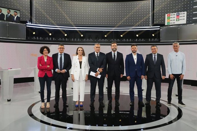 Aina Vidal, Patxi López, Cuca Gamarra, Xavier Fortes, Iván Espinosa de los Monteros, Gabriel Rufián, Aitor Esteba y Oskar Matute en el plato de RTVE.