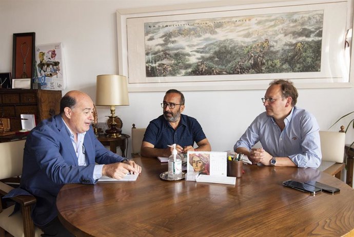 Fotos Y Pie De Foto Reunión Presidente Diputación Cc Cnc Y Fecons