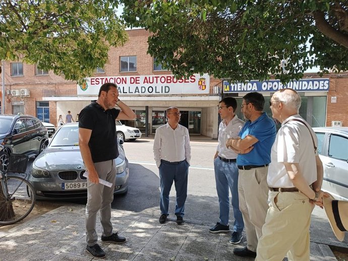 Óscar Puente y  y los concejales del Grupo Municipal Socialista