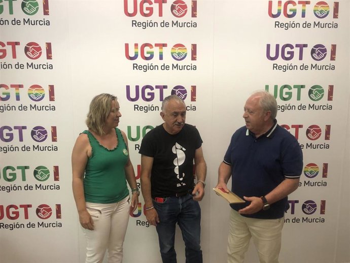 El secretario general de UGT, Pepe Álvarez, junto a Antonio Jiménez, secretario general UGT en Murcia