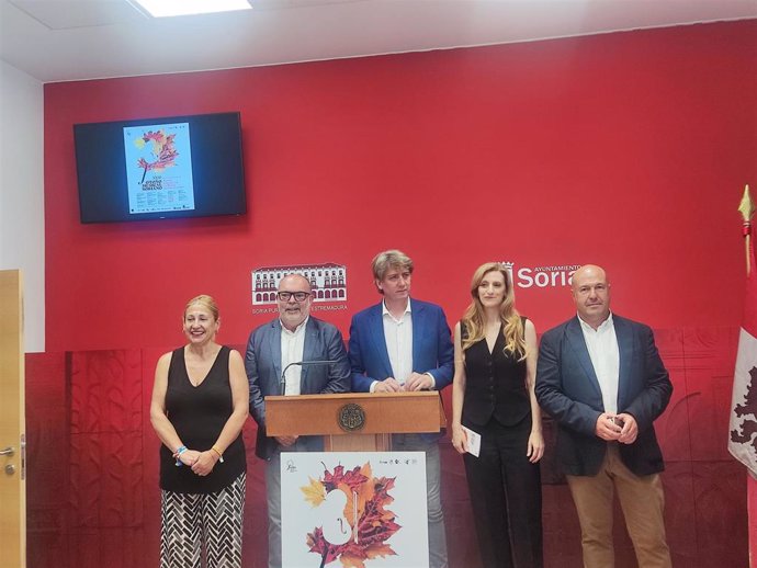 De izda a dcha, De Gregorio, Latorre, Martínez, Sancho y Aceña presentan el Otoño Musical Soriano