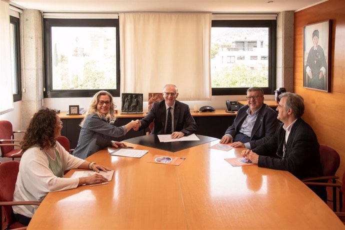 La UIC Barcelona School y Fundación Mutua de Propietarios firman un acuerdo para potenciar la formación en accesibilidad