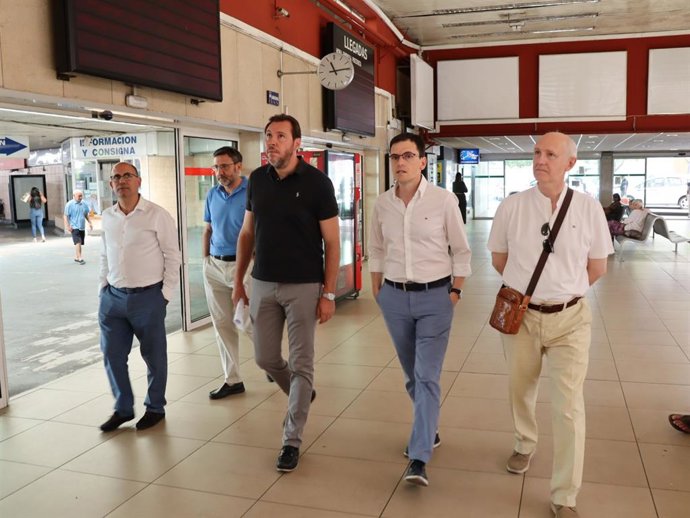 Óscar Puente y los concejales del Grupo Municipal Socialista