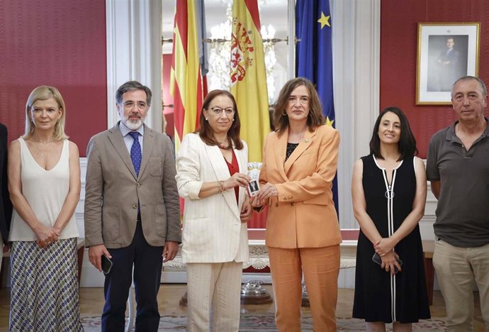 Entrega de la memoria del Consell Jurídic Consultiu a Les Corts