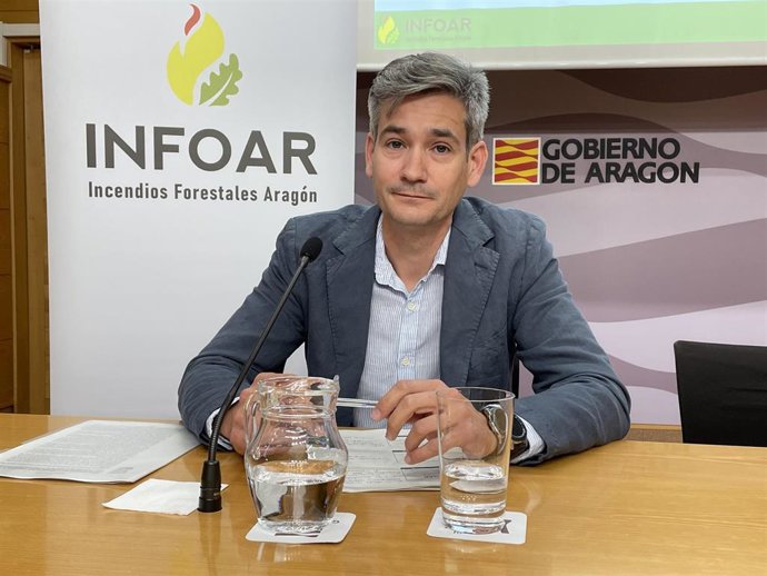 Archivo - El director del Medio Natural y Gestión Forestal, Jorge Crespo, enumera las medidas de prevención de incendios forestales para los Niveles de alerta Rojo y Rojo Plus.