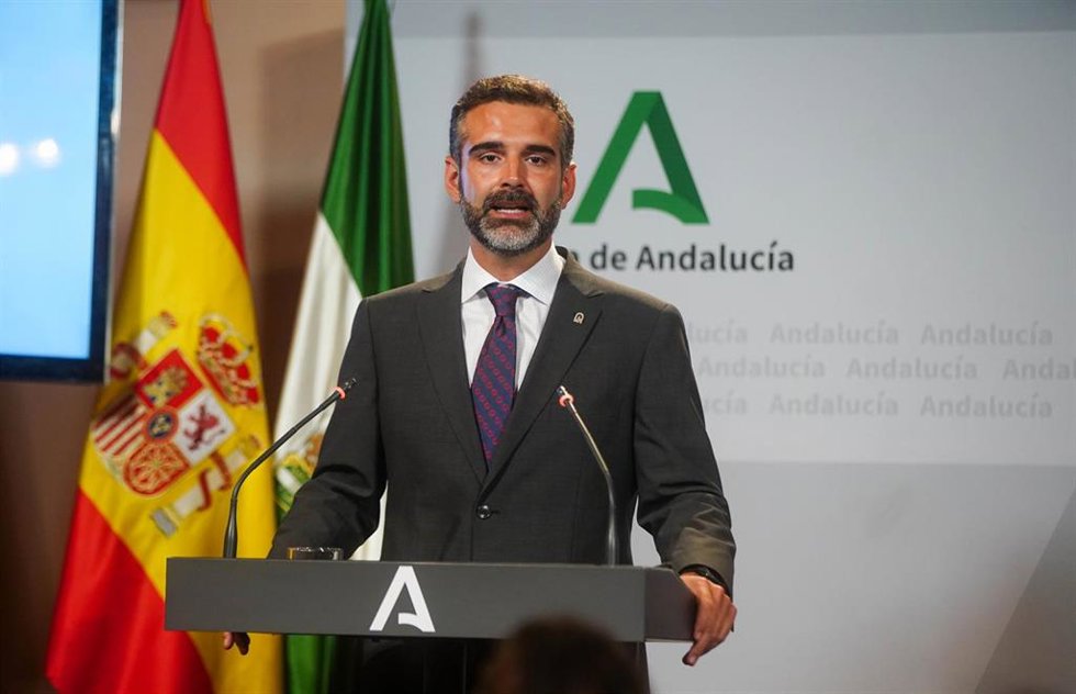 El consejero de Sostenibilidad, Medio Ambiente y Economía Azul de la Junta de Andalucía y portavoz del gobierno, Ramón Fernández-Pacheco, en la rueda de prensa tras el Consejo de Gobierno andaluz en el Palacio de San Telmo. A 18 de julio de 2023, en Sev
