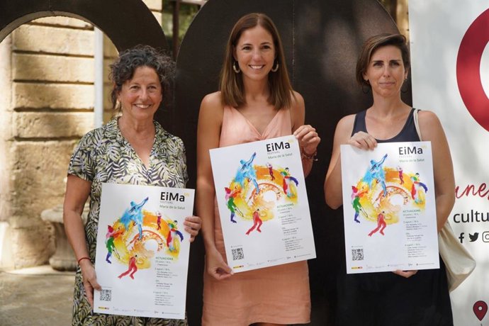 De izquierda a derecha, la vicepresidenta primera del Consell de Mallorca y consellera de Cultura y Patrimonio, Antnia Roca, la directora del festival EiMa, Maria Antnia Oliver, y la activista ecologista y portavoz del GOB, Margalida Ramis.