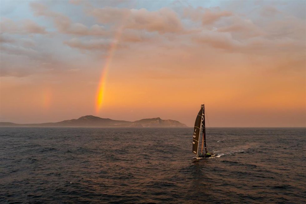 Archivo - Vista de Ciudad de El Cabo desde el barco GUYOT Environnement-Team Europe, participante en la regata The Ocean Race 2022-23.