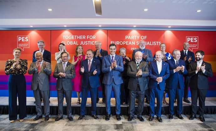 Líderes progresistas en Bruselas desean suerte a Pedro Sánchez para las elecciones del 23J