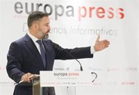Abascal hace un parón en su agenda para preparar el debate, donde Vox espera rentabilizar la ausencia de Feijóo