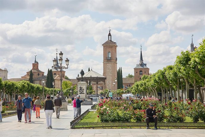 Archivo - La plaza de Cervantes, a 20 de mayo de 2023, en Alcalá de Henares, Madrid (España).