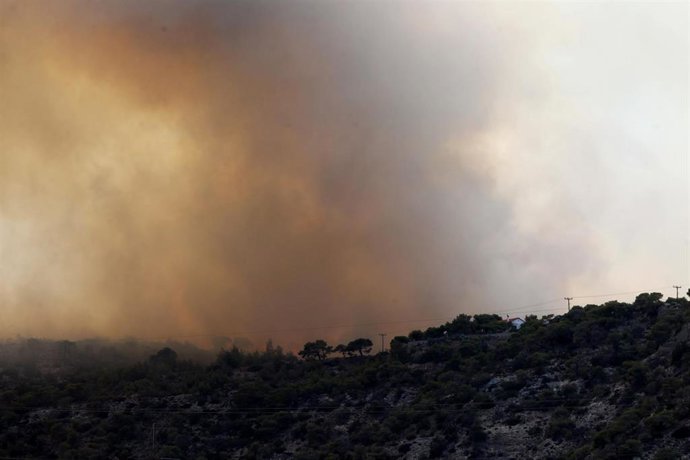 Imagen de archivo de los incendios forestales a las afueras de Atenas, en Grecia. 