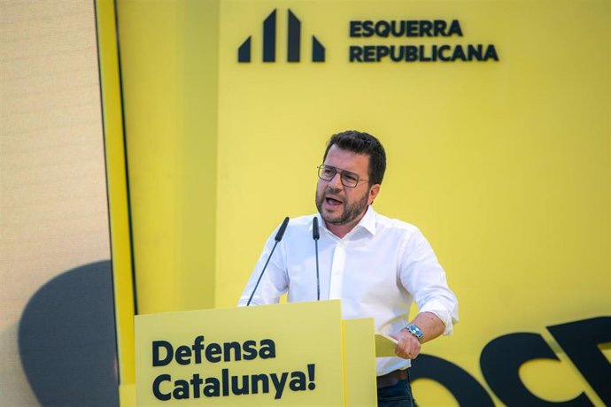 presidente de la Generalitat y coordinador nacional de ERC Pere Aragons, durante un mitin para las elecciones del 23J en la plaza Comercial, a 17 de julio de 223, en Barcelona, Catalunya (España).