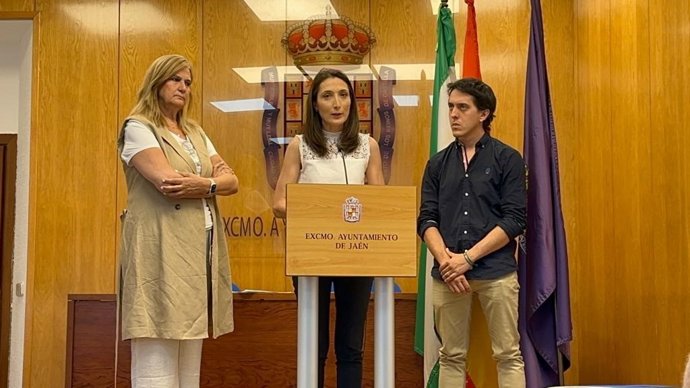 Carmen Colmenero, Mónica Moreno, y Luis García