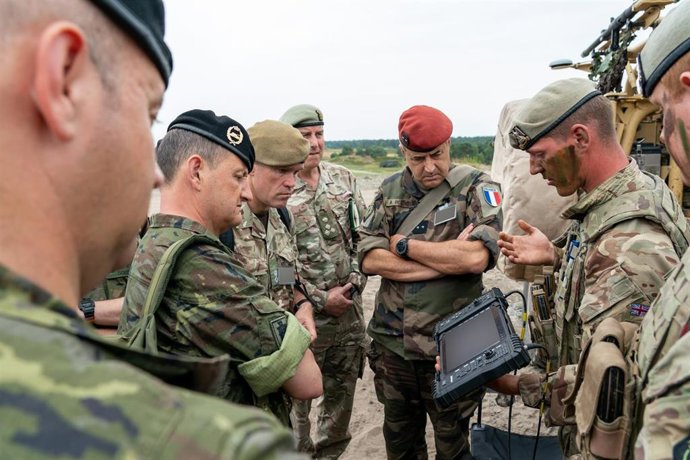 Explicación de funcionamiento de material durante el ejercicio 'Arrcade Ledger'.