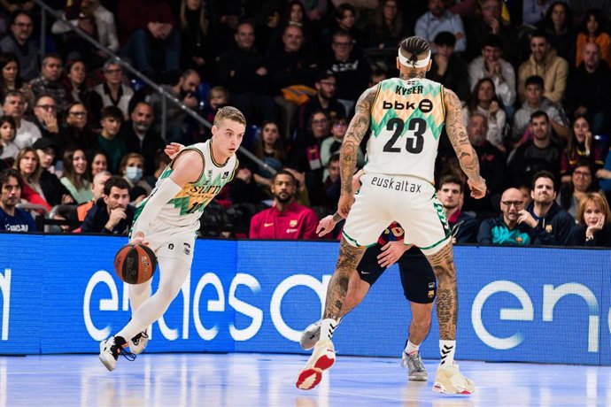 Archivo - Ludde Hakanson, en un partido con el Surne Bilbao Basket.