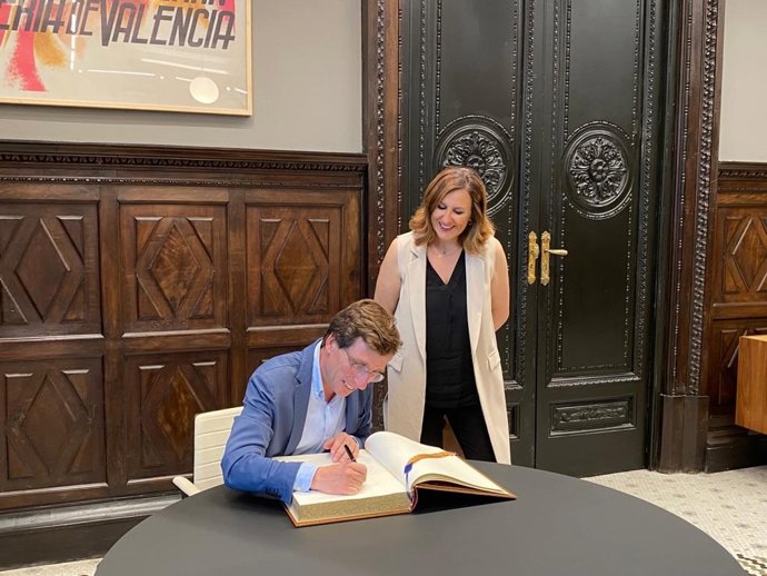 Los alcaldes de Valncia y Madrid, María José Catalá y José Luis Martínez-Almeida