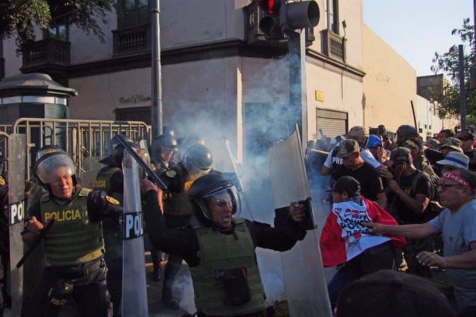 Archivo - Imagen de archivo de la Policía de Perú en las protestas antigubernamentales contra Dina Boluarte