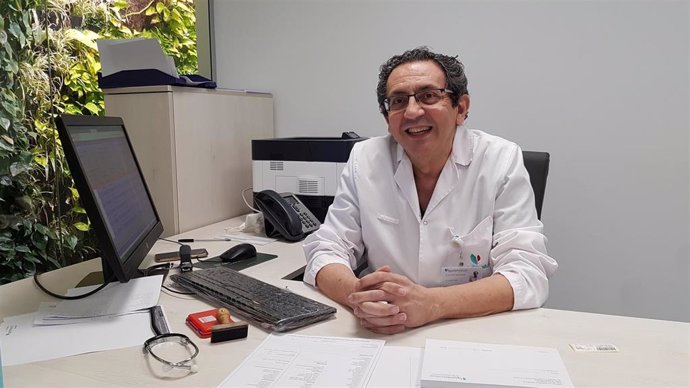 Archivo - José María Ignacio García, jefe de servicio de la unidad de Neumología del Hospital Quirónsalud Marbella