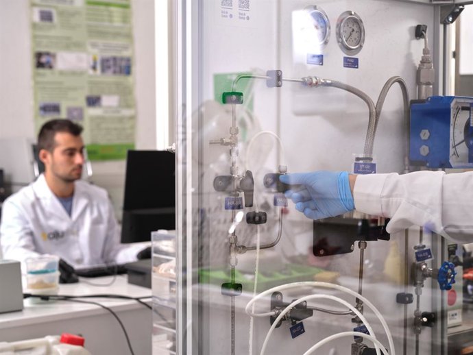 Imagen de investigadores del Instituto Tecnológico del Producto Infantil y de Ocio (AIJU)