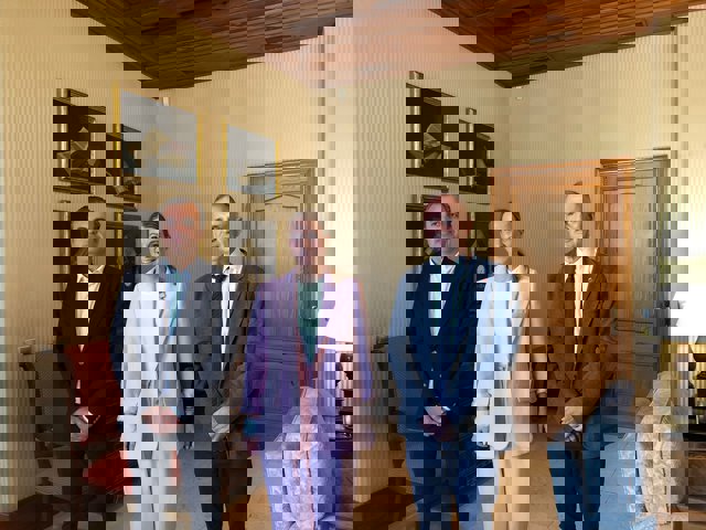 El rector de la UIB, Jaume Carot, junto a la presidenta del Govern, Marga Prohens, y el conseller de Educación, Antoni Vera.