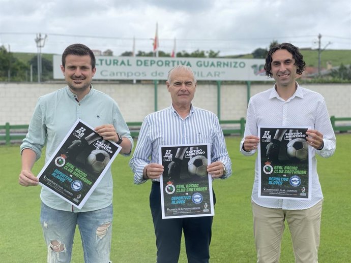 Presentación del partido amistoso Racing-Alavés que disputarán el 22 de julio en los Campos del Pilar de Guarnizo
