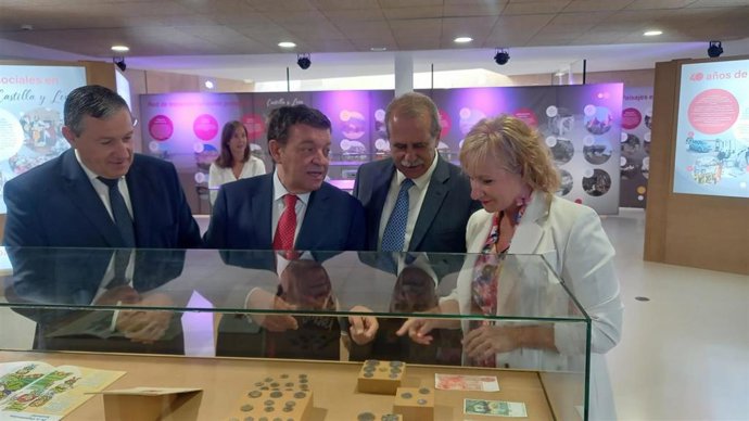 Javier Faúndez, presidente de la Diputación Provincial de Zamora; Luis Miguel González Gago, consejero de la Presidencia; Agustín Sánchez de Vega, presidente del Consejo Consultivo; y Leticia García, delegada territorial de la Junta de Castilla y León en